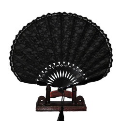  Fan - Shell-shaped in lace...